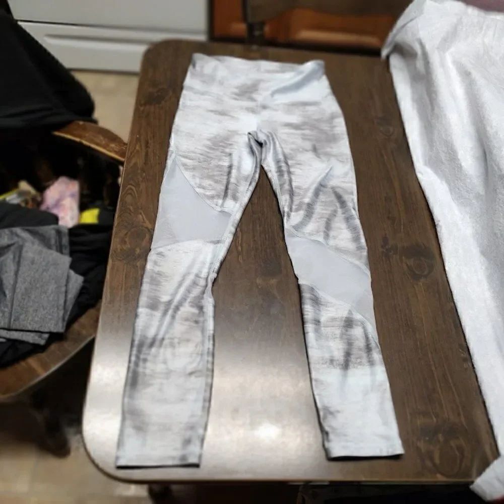 Under Armour Light Blue Compression Leggings Size Women's Small